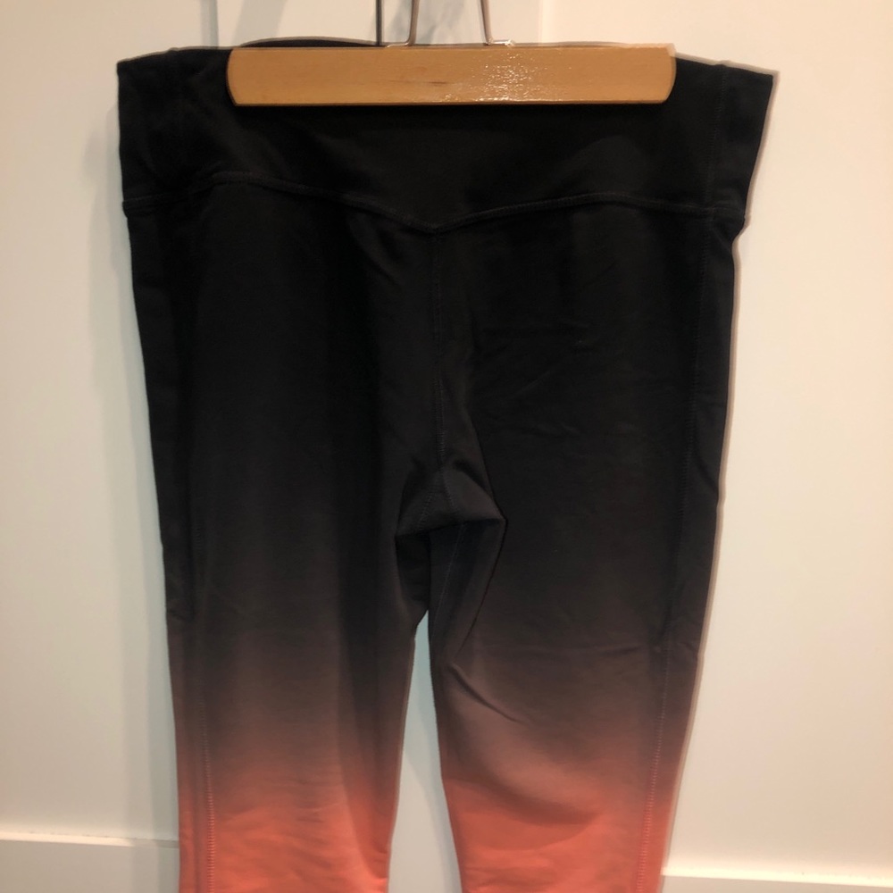 Nike Dri-Fit Activewear Leggings - Picture 3 of 3